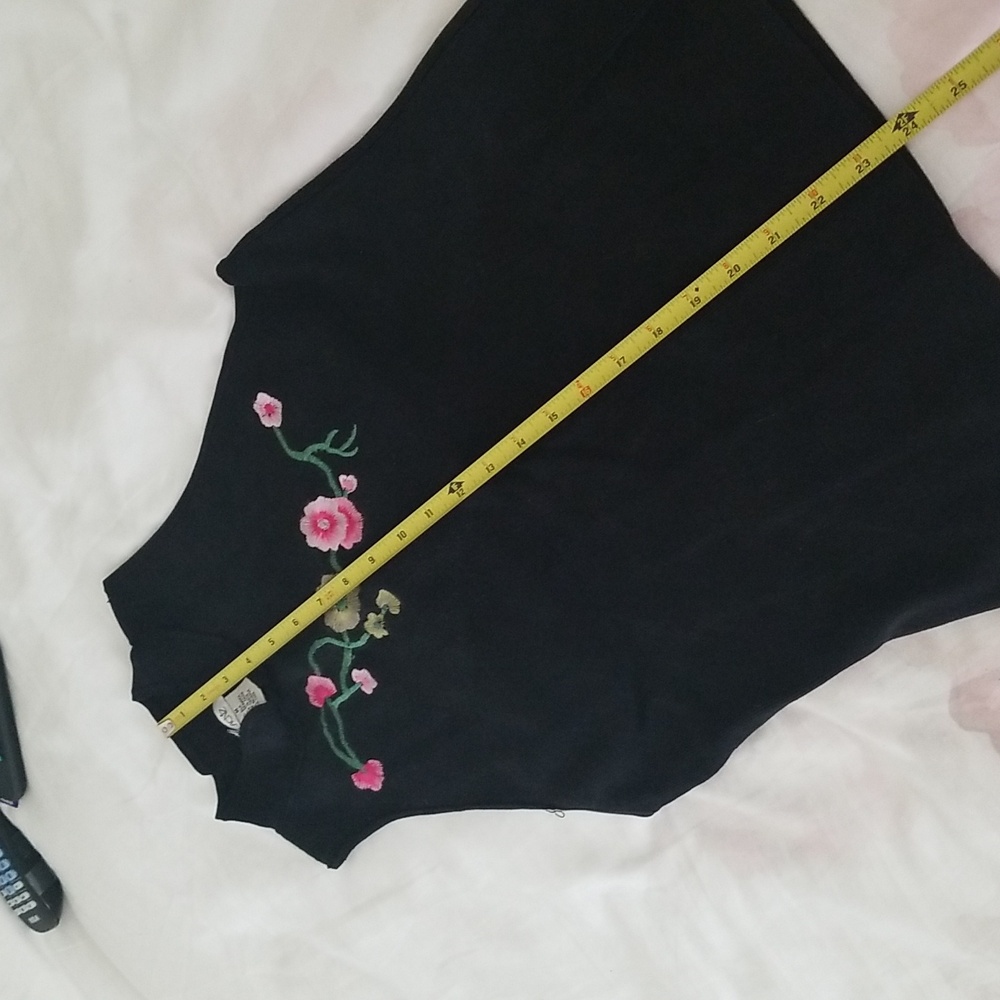 Vintage Cache sleeveless black shirt with collar and floral embroidery (M) - Picture 5 of 9